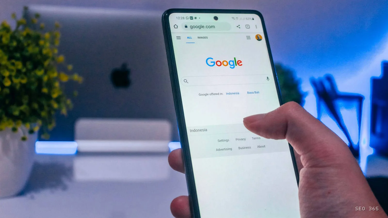 Căutare conversațională Google Search Live pe smartphone, alimentată de Gemini 3.8
