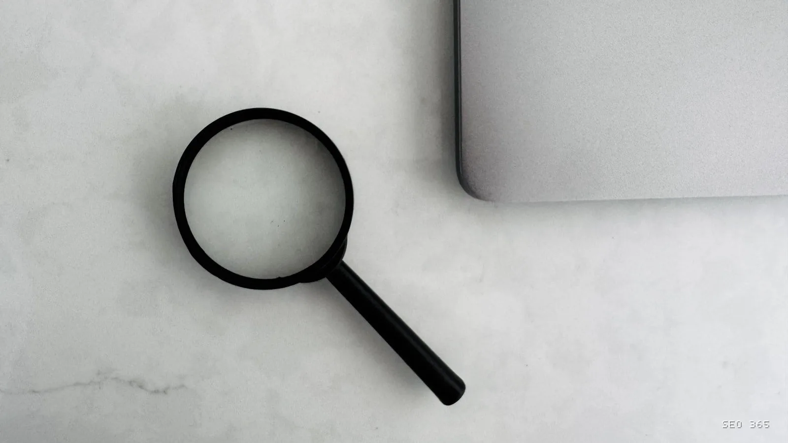 Google confirmă că răspunsurile AI din Search nu necesită tactici SEO speciale